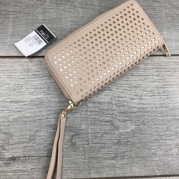 Rue21 Handbags - RUE 21 WRISTLET WALLET
